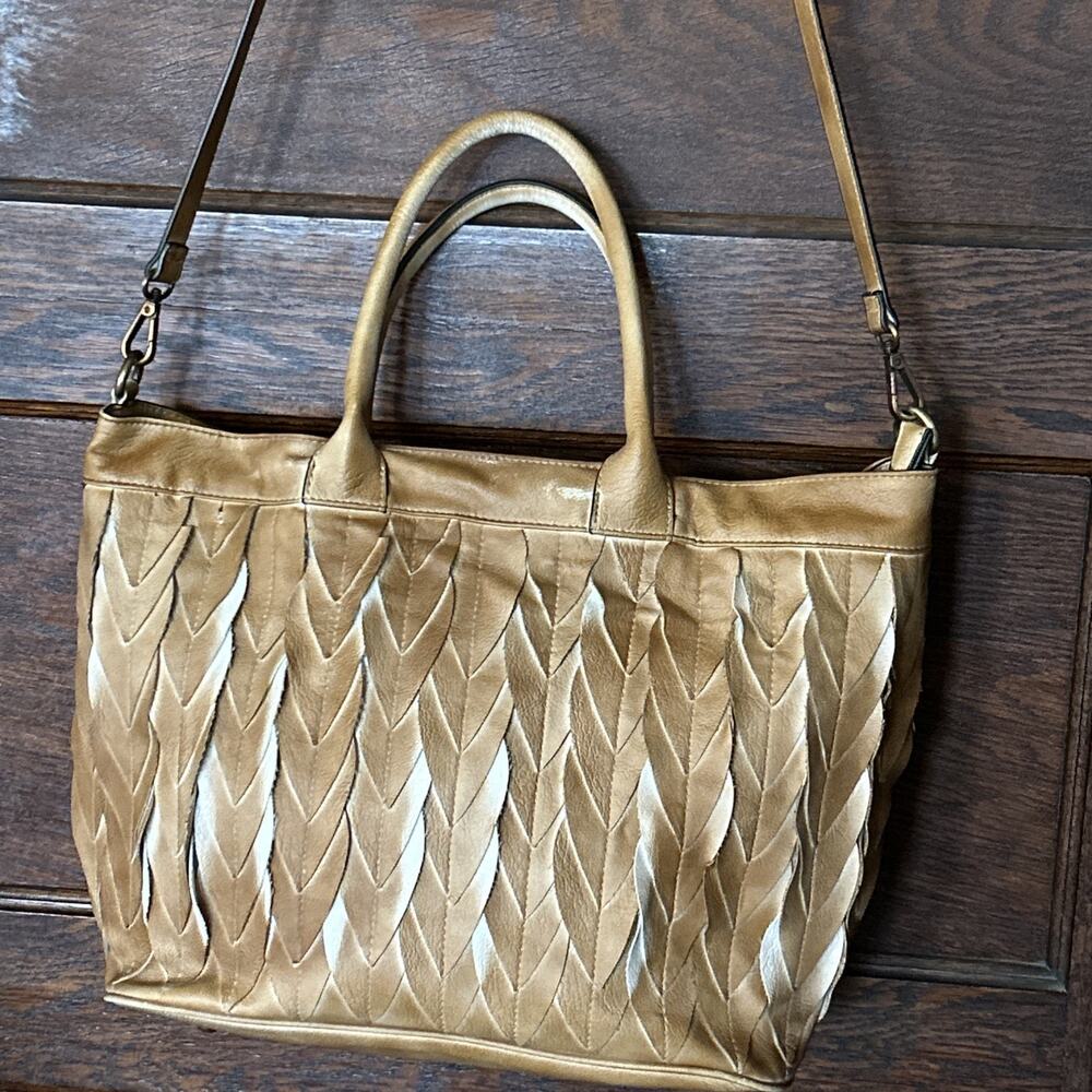 Moda Luxe Tan Distressed Feather Woven Crossbody Tote Bag Purse Boho Festival